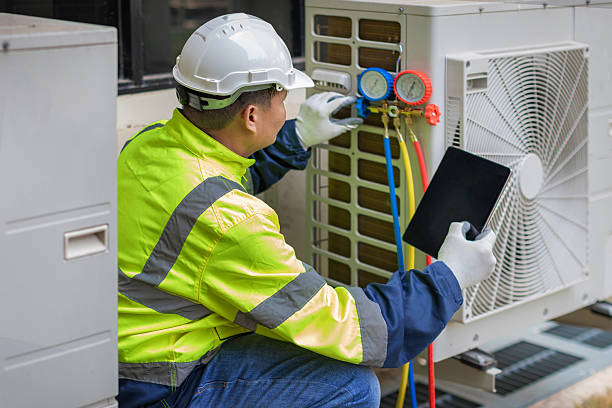 Professional Hvac technician working in Nashville, NC